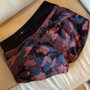 LULU camo short liner cut out